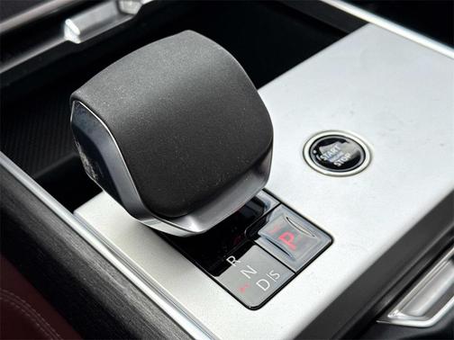 2026 Land Rover Range Rover P530 SE