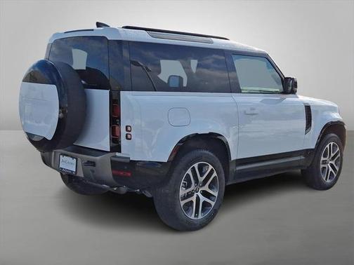 2025 Land Rover Defender 90 P400 X-Dynamic SE