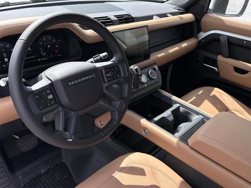 2025 Land Rover Defender 90 P400 X-Dynamic SE
