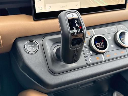 2025 Land Rover Defender 90 P400 X-Dynamic SE
