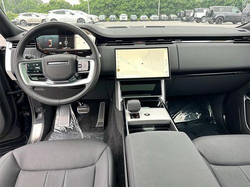 2025 Land Rover Range Rover P530 SE