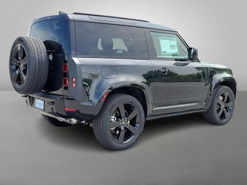 2024 Land Rover Defender 90 P400 X-Dynamic SE