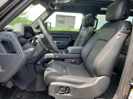 2024 Land Rover Defender 90 P400 X-Dynamic SE