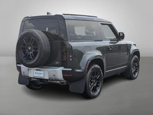2023 Land Rover Defender 90 SE