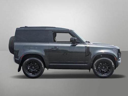 2023 Land Rover Defender 90 SE