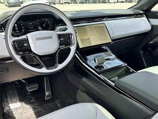 2025 Land Rover Range Rover Sport SE
