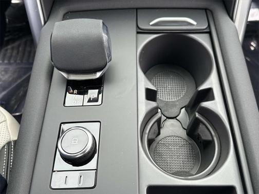 2025 Land Rover Discovery P360 Metropolitan Edition
