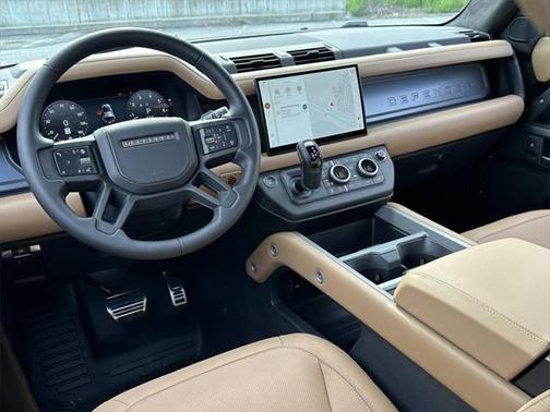 2025 Land Rover Defender 110 P400 X