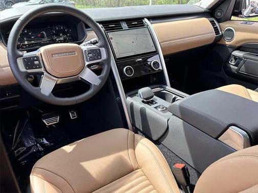 2025 Land Rover Discovery Metropolitan Edition