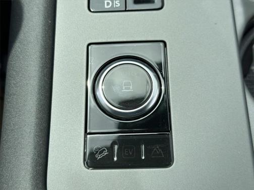 2025 Land Rover Discovery Metropolitan Edition