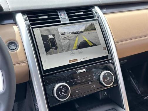 2025 Land Rover Discovery Metropolitan Edition