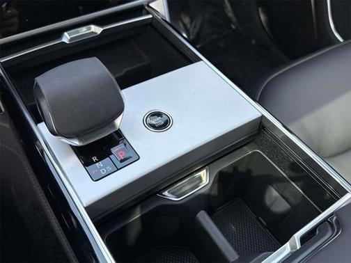 2025 Land Rover Range Rover P530 Autobiography
