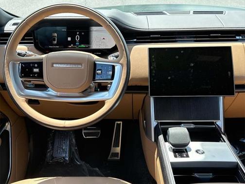 2025 Land Rover Range Rover P550e SE