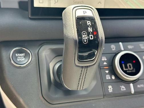 2025 Land Rover Defender 110 P300