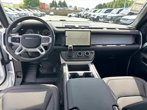 2025 Land Rover Defender 110 P300