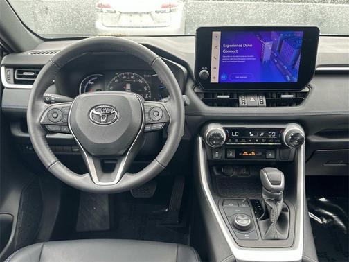 2023 Toyota RAV4 Hybrid SE
