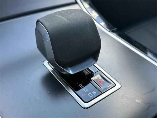 2024 Land Rover Range Rover Velar P250 SE R-Dynamic