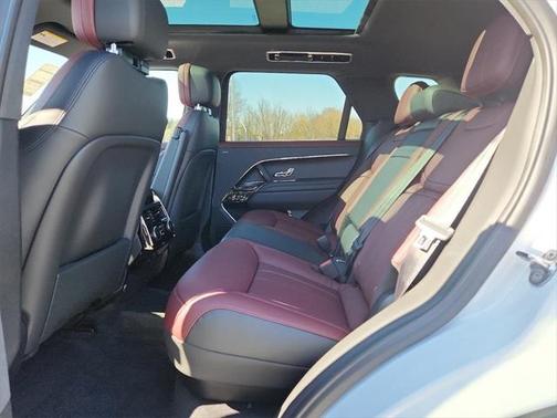 2025 Land Rover Range Rover Sport SE