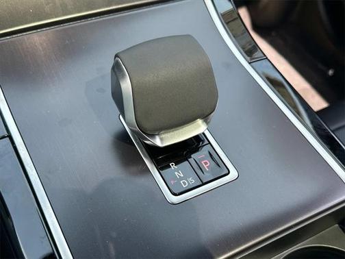 2026 Land Rover Range Rover Velar P400 Dynamic SE