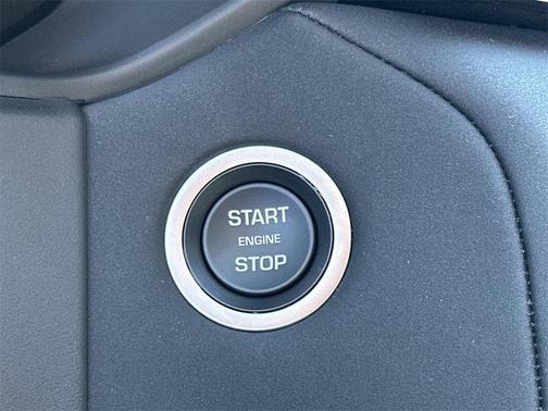 2026 Land Rover Range Rover Velar P250 SE R-Dynamic