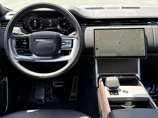 2025 Land Rover Range Rover P530 SE
