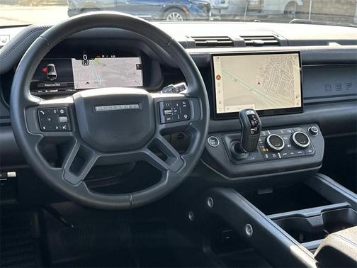 2025 Land Rover Defender 130 P400 S