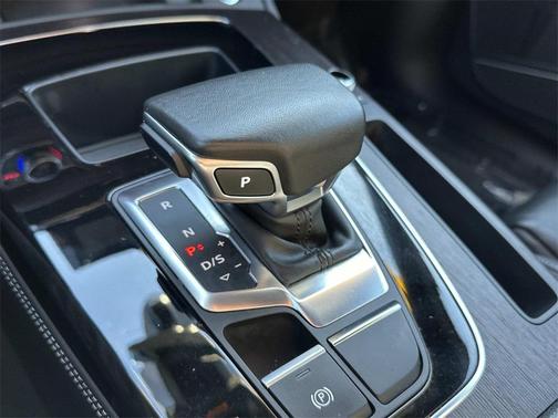 2023 Audi Q5 45 S line Prestige