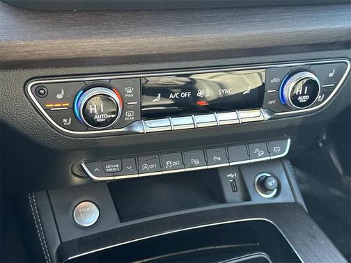 2023 Audi Q5 45 S line Prestige