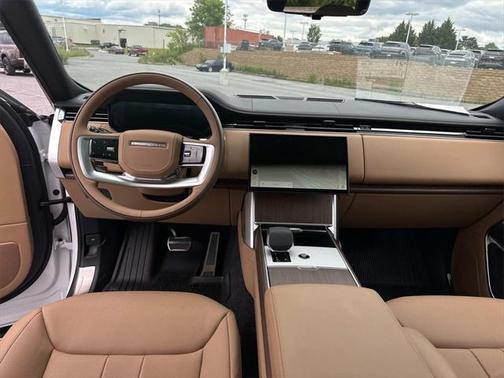 2025 Land Rover Range Rover P400 SE 7 Seat