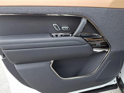 2025 Land Rover Range Rover Sport SE