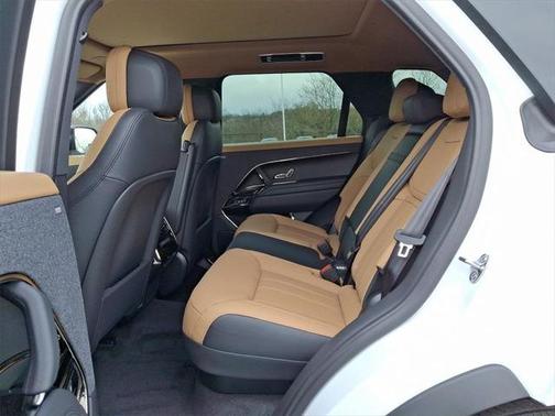 2025 Land Rover Range Rover Sport SE