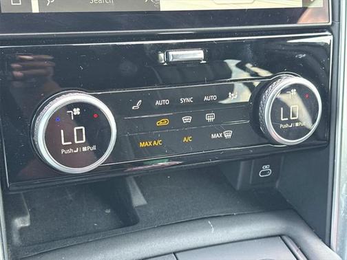 2022 Land Rover Discovery P300 S R-Dynamic