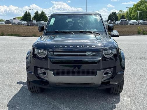 2024 Land Rover Defender V8