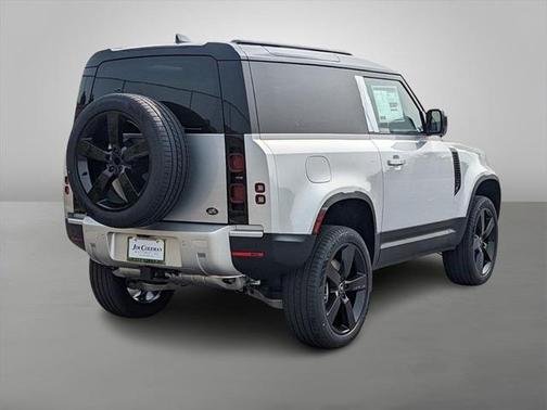 2023 Land Rover Defender 90 SE