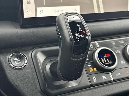 2025 Land Rover Defender 130 P400 Outbound