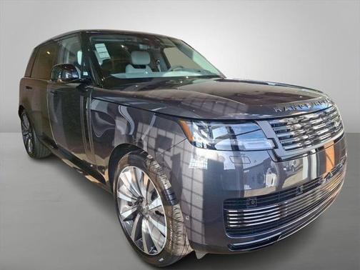 2025 Land Rover Range Rover P615 SV