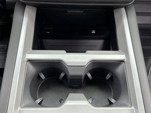 2025 Land Rover Defender 110 P400 X