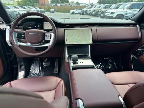 2025 Land Rover Range Rover P400 SE