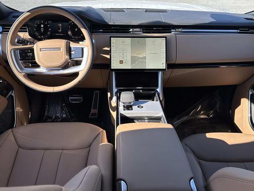 2026 Land Rover Range Rover P530 SE 7 Seat