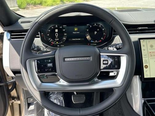2025 Land Rover Range Rover P530 SE