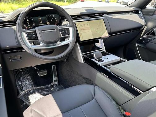 2025 Land Rover Range Rover P530 SE