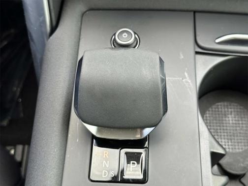2024 Land Rover Discovery P300 S