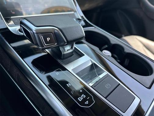 2021 Audi Q8 55 Premium Plus