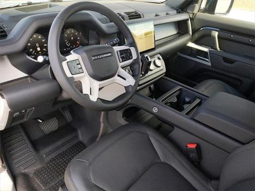 2024 Land Rover Defender 110 P500 SE