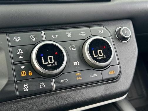 2024 Land Rover Defender 110 P500 SE