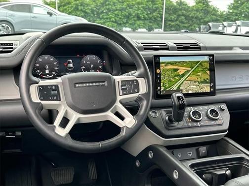 2024 Land Rover Defender 110 P500 SE