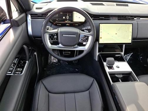 2025 Land Rover Range Rover P530 SE 7 Seat