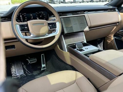 2025 Land Rover Range Rover P530 SE 7 Seat