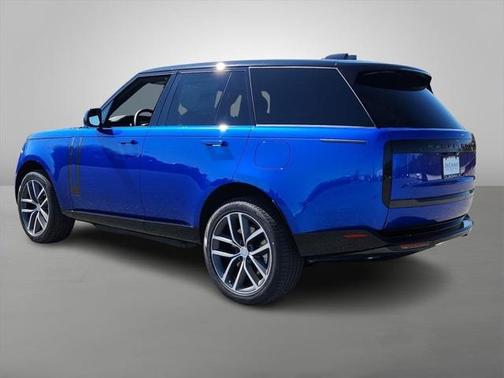 2025 Land Rover Range Rover P550e SE