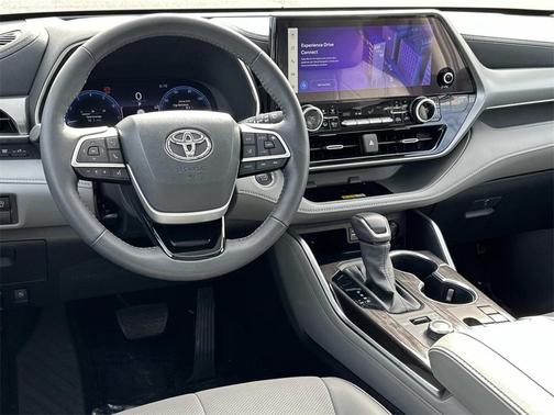 2024 Toyota Highlander Platinum